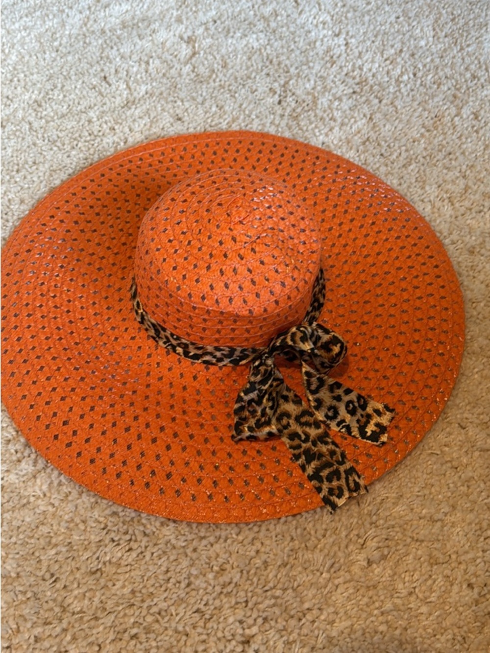 Women’s sunhat tan black orange animal print new no tag 18”